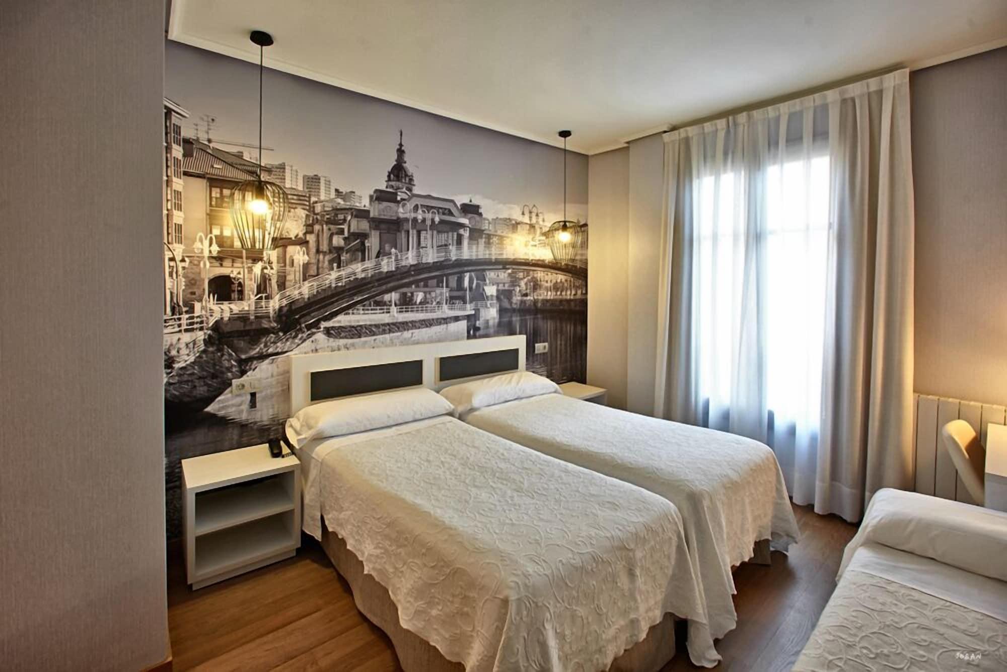 Hotel Sirimiri Билбао Екстериор снимка
