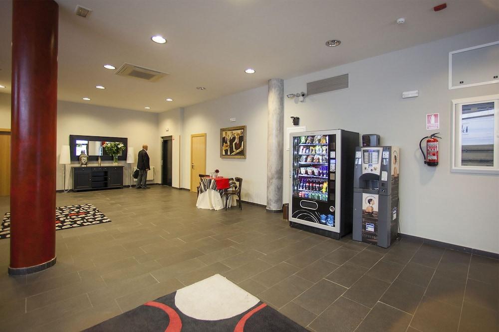 Hotel Sirimiri Билбао Екстериор снимка