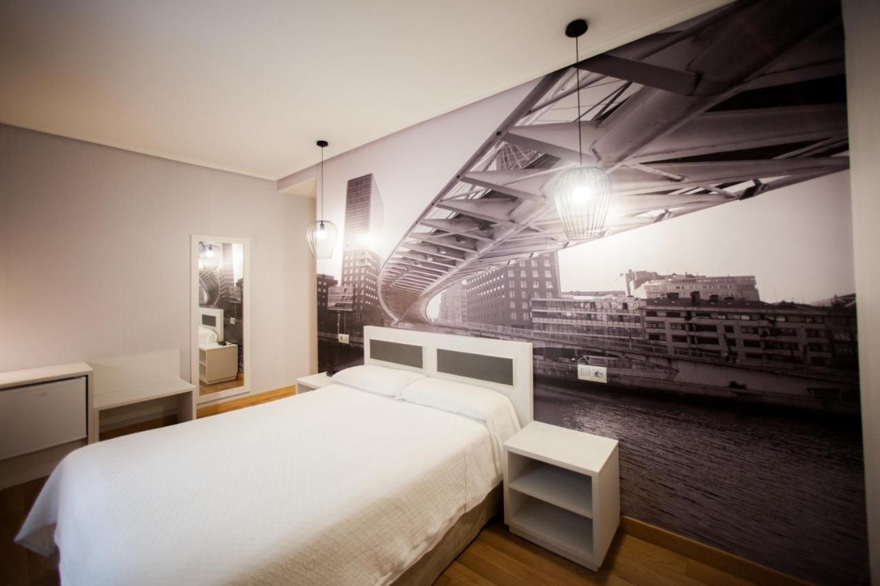 Hotel Sirimiri Билбао Екстериор снимка