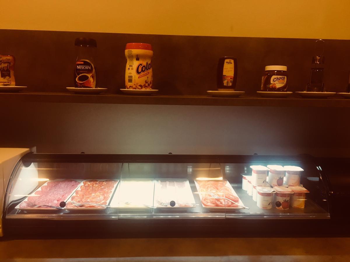 Hotel Sirimiri Билбао Екстериор снимка